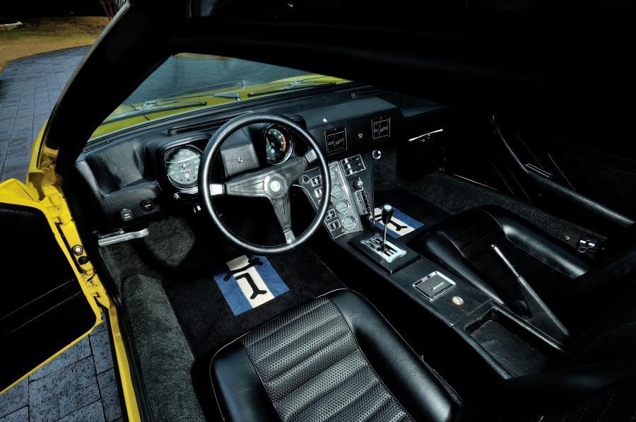 Интерьер De Tomaso Pantera 1971 года  (фото 14 из 35)